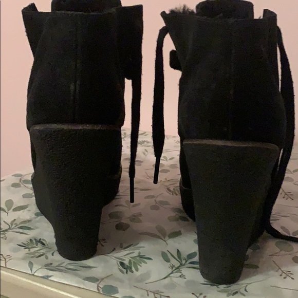 Burberry suede booties - Picture 4 of 14